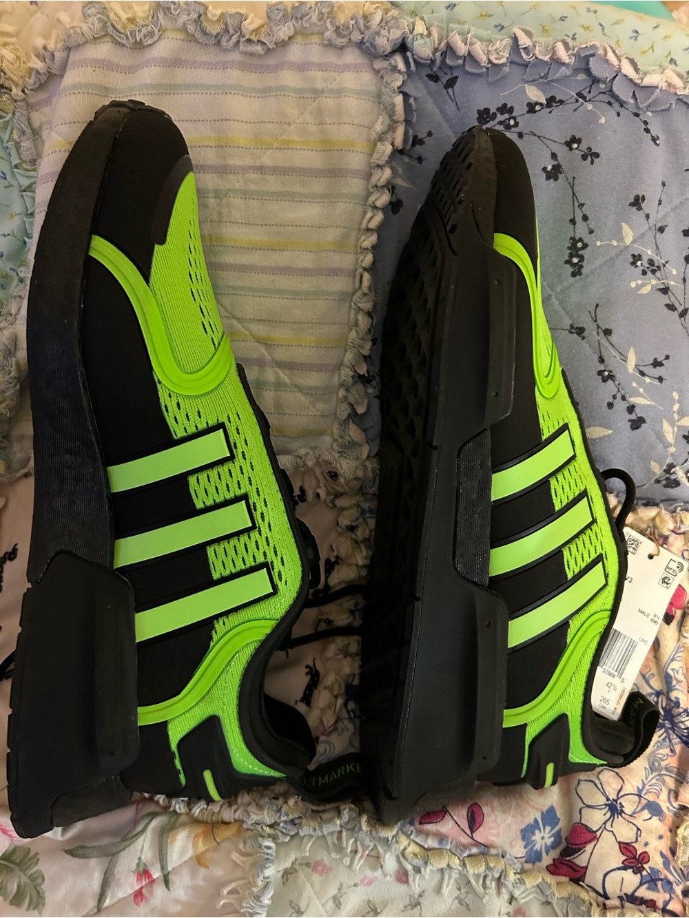Adidas Brand New Green Mens NMD V3, FZ6495 Running Sneakers,W/Black Accents,Sz 9 - Picture 9 of 11
